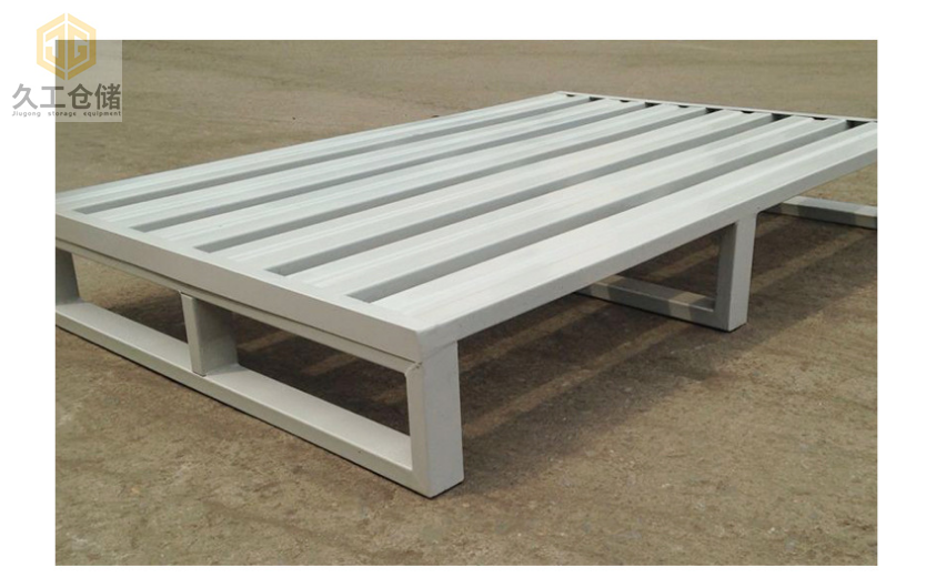 鋼制托盤的優(yōu)點有哪些？南京鐵托盤,金屬托盤廠家,久工倉儲設備