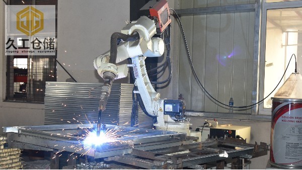 南京久工倉儲設(shè)備公司設(shè)備公司介紹-工廠實(shí)拍展示-南京真正的廠家！歡迎考察！