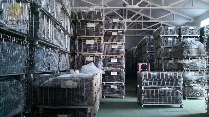 裝貨倉儲籠-折疊式倉儲籠現(xiàn)場實拍-倉儲籠運用廣泛，運輸便捷，折疊存放節(jié)省空間-久工倉儲