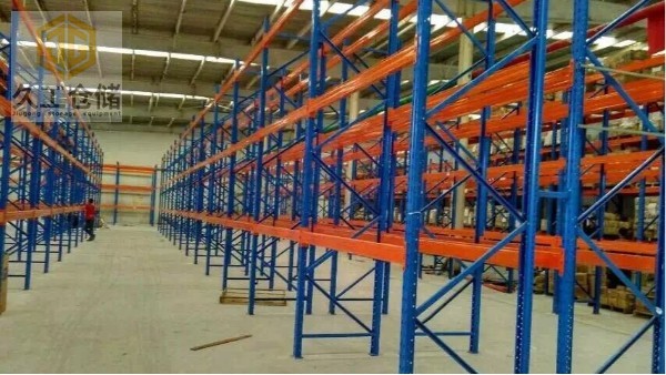 橫梁式貨架有哪些應用？應用于哪些行業(yè)領域？南京久工倉儲設備來分析！