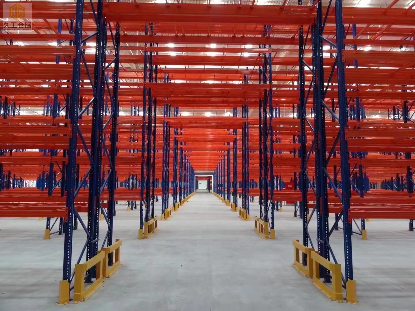 橫梁式貨架應(yīng)用特點(diǎn)有哪些？南京貨架-層網(wǎng)貨架/托盤貨架/重型貨架-久工倉儲(chǔ)設(shè)備