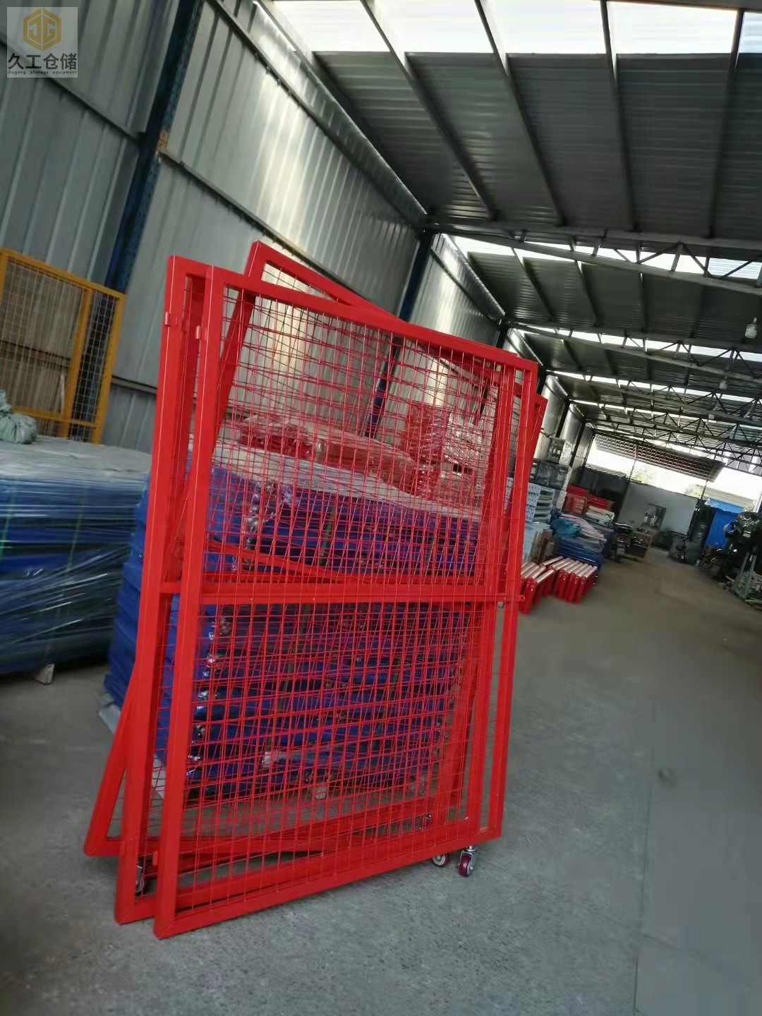 久工倉(cāng)儲(chǔ)為大家介紹車(chē)間隔離網(wǎng)，車(chē)間護(hù)欄網(wǎng)！一起了解看看！