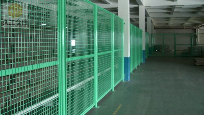 南京久工倉儲為大家解析車間隔離柵的相關工藝流程！一起看看吧！