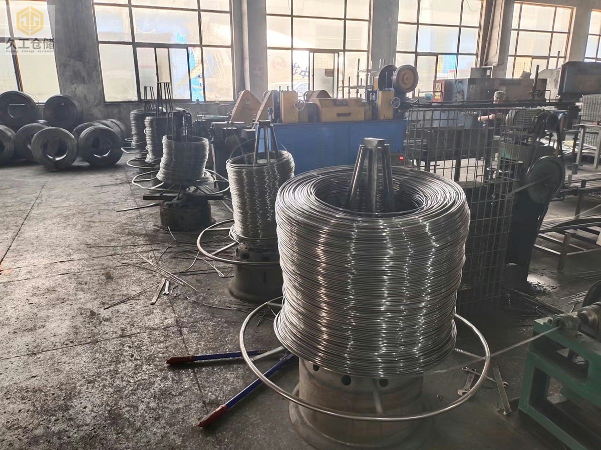 久工倉儲(chǔ)車間展示，工人實(shí)操現(xiàn)場實(shí)拍，南京久工倉儲(chǔ)設(shè)備