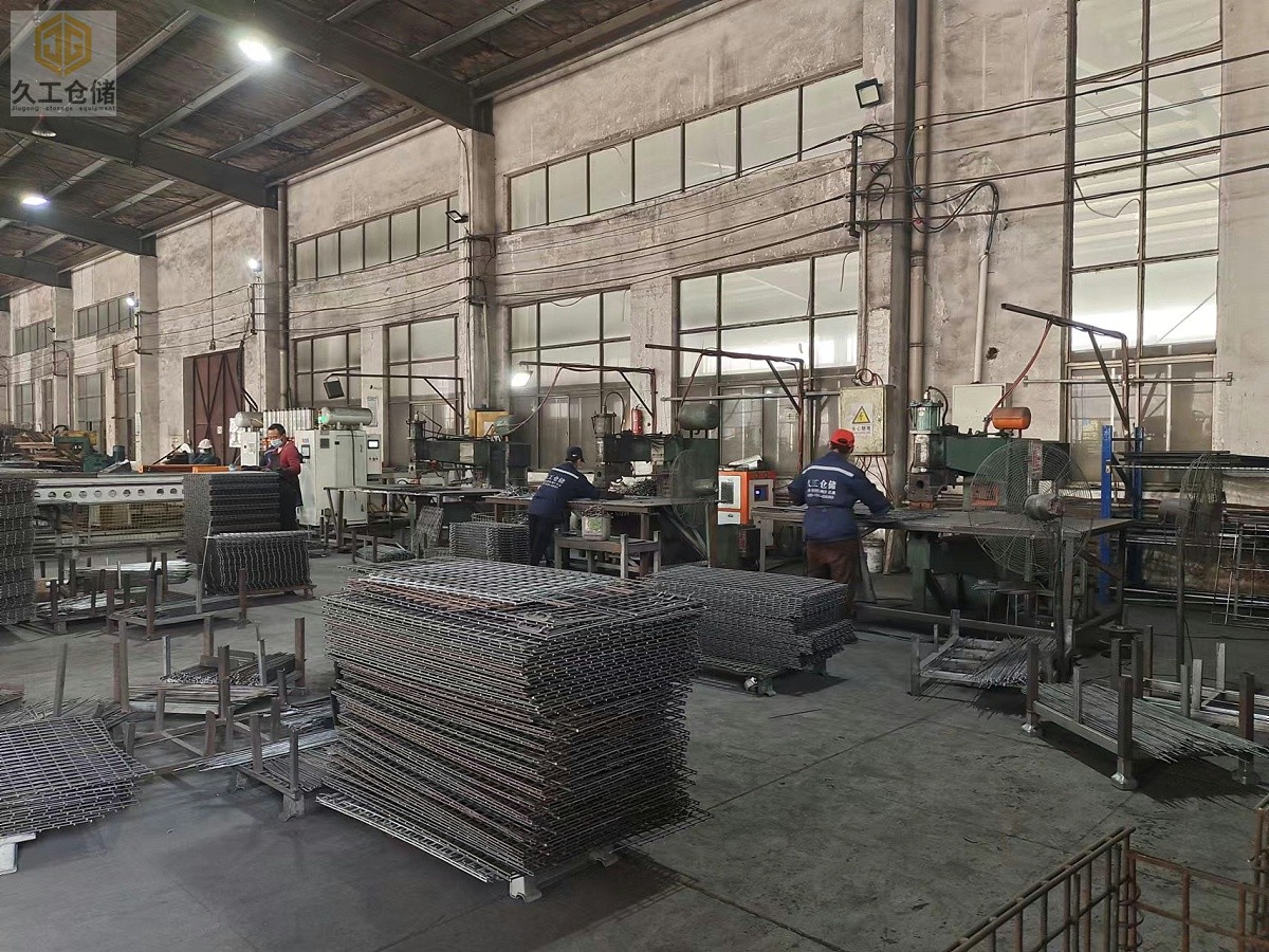 久工倉儲(chǔ)車間展示，工人實(shí)操現(xiàn)場實(shí)拍，南京久工倉儲(chǔ)設(shè)備