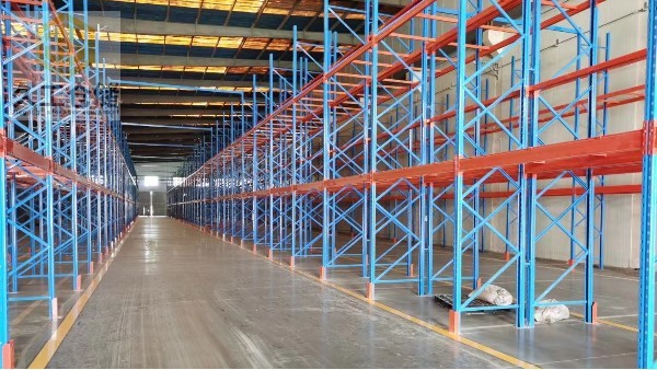 南京貨架-倉(cāng)儲(chǔ)貨架-先進(jìn)先出貨架的類(lèi)型是什么？久工倉(cāng)儲(chǔ)-久久來(lái)分析!希望能幫助到大家！