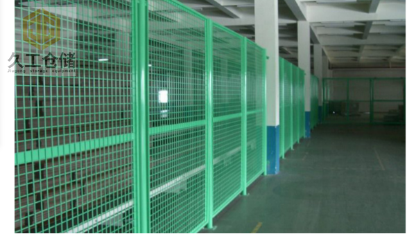 車間隔離網(wǎng)有哪些優(yōu)勢？久工倉儲設(shè)備為大家分析！