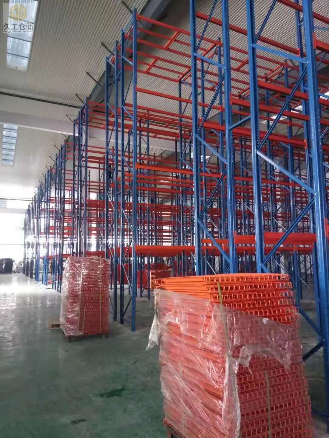 噴塑網(wǎng)層板，南京層網(wǎng)廠家滿足客戶要求定制鋼層網(wǎng)，顏色齊全按需制做，南京久工倉(cāng)儲(chǔ)設(shè)備