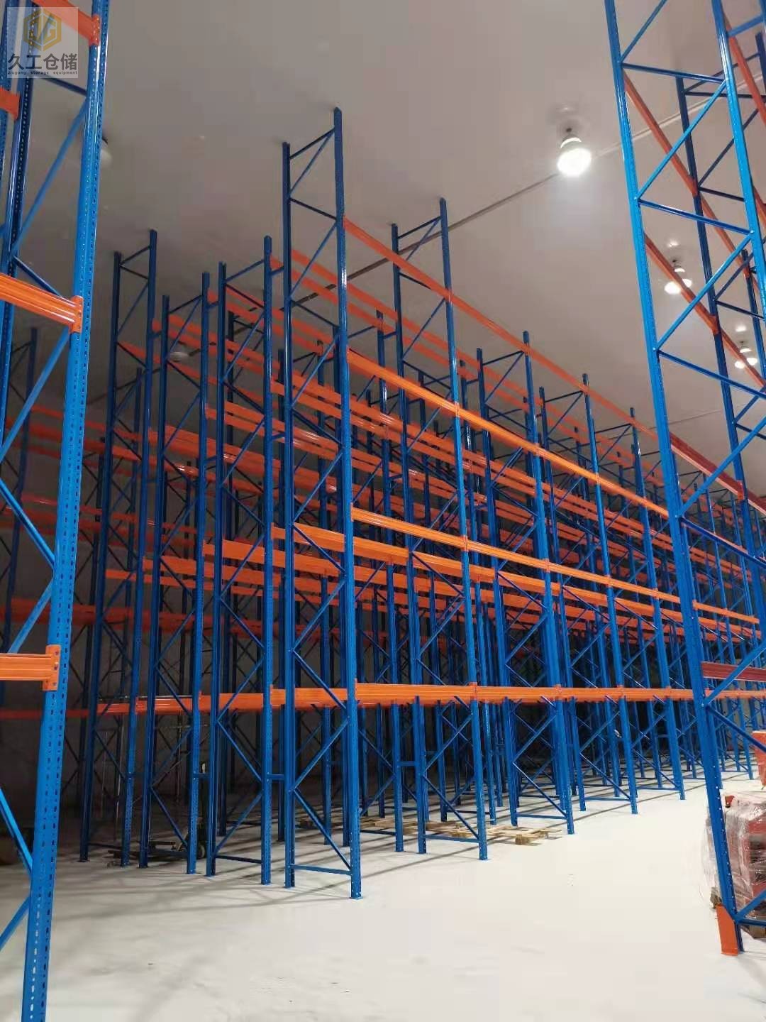 倉(cāng)儲(chǔ)貨架系統(tǒng)中最常見(jiàn)的貨架優(yōu)勢(shì)及注意事項(xiàng)，久工倉(cāng)儲(chǔ)設(shè)備