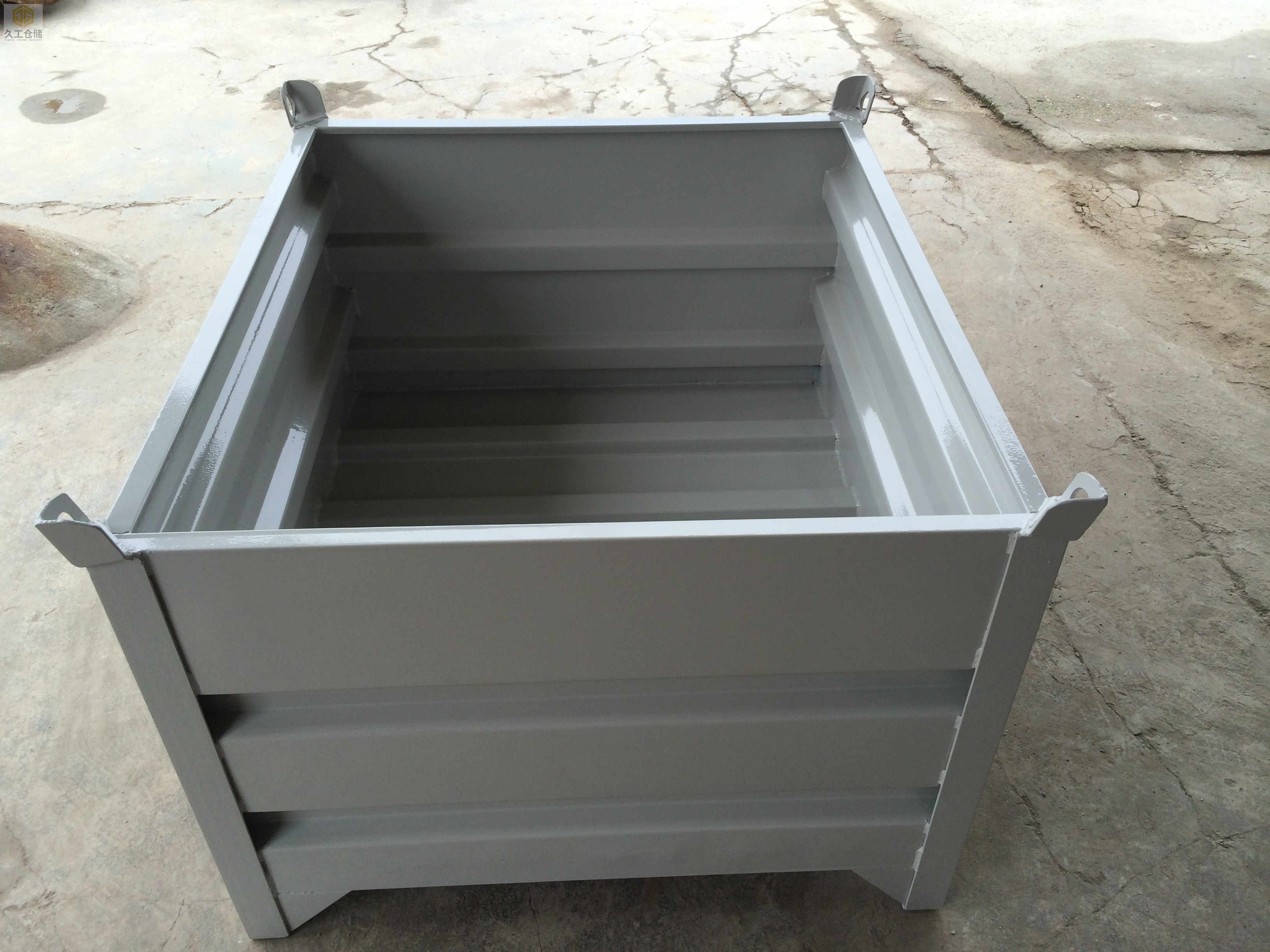 金屬周轉箱鐵箱運用在哪些行業(yè)及應用優(yōu)勢有哪些？南京久工倉儲設備