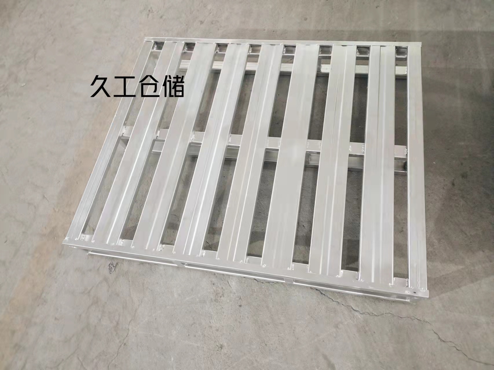 鋼制托盤非標(biāo)定制-久工倉儲設(shè)備