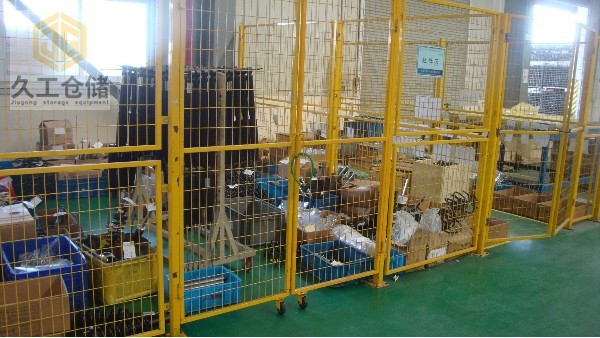 南京久工倉儲-車間隔離網(wǎng)也稱護欄網(wǎng)、圍欄網(wǎng)、隔斷網(wǎng)等，實用廣泛-南京隔離網(wǎng)廠家