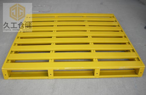 鋼制托盤也稱金屬托盤，運(yùn)輸有什么優(yōu)點(diǎn)？南京久工倉儲(chǔ)設(shè)備來分析！