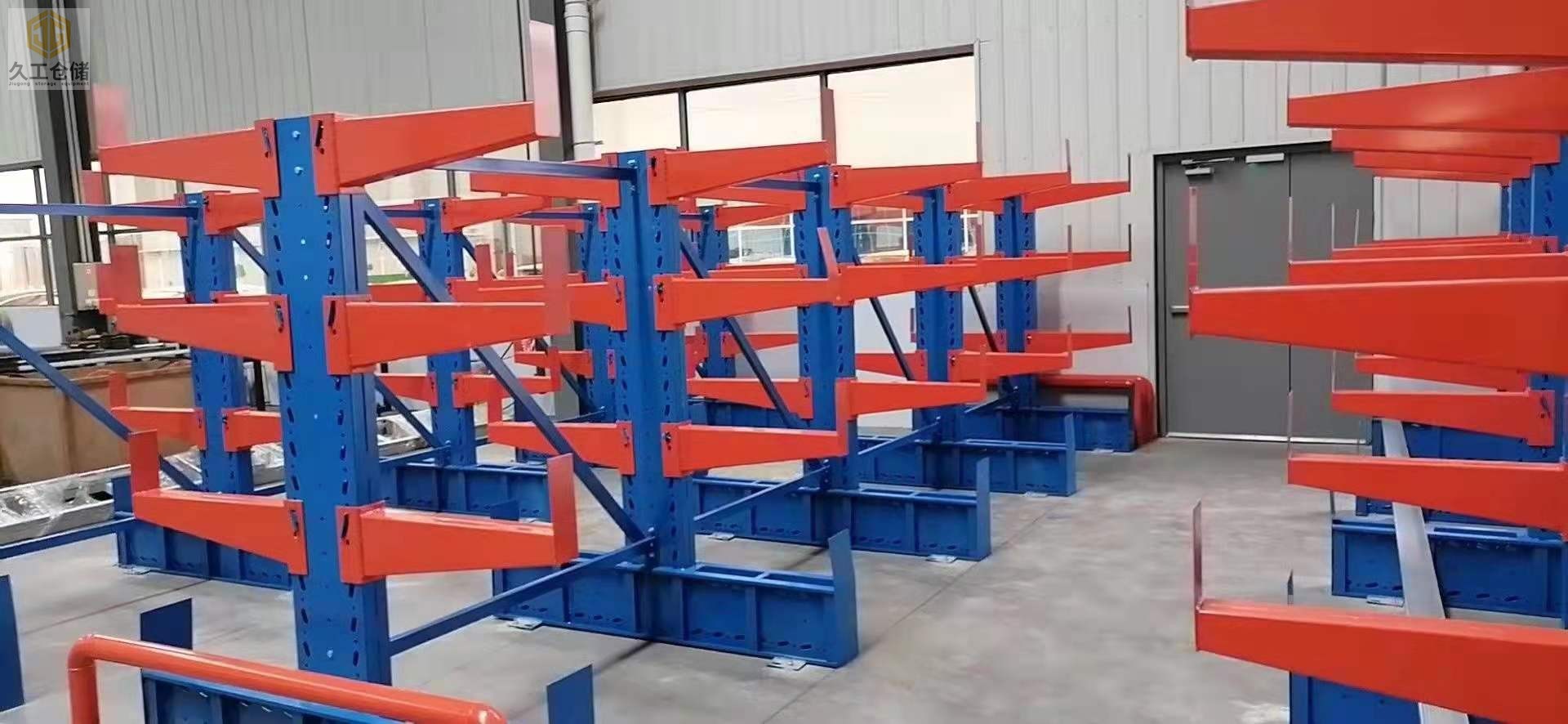 什么貨物適合存放懸臂式貨架？如何存取懸臂式貨架？企業(yè)購買懸臂式貨架價格？