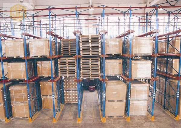 南京貨架-倉儲貨架分類？懸臂式貨架哪家好？久工倉儲設(shè)備