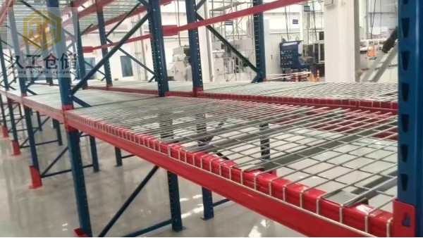 久工倉(cāng)儲(chǔ)-貨架網(wǎng)層板擺放實(shí)拍場(chǎng)景展示-南京鋼層網(wǎng)廠家-南京金屬層板網(wǎng)全國(guó)發(fā)貨，出口海外，關(guān)注久工了解更多！