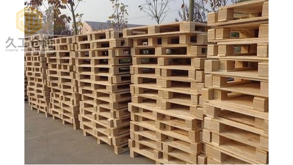 木托盤的使用注意事項(xiàng)有哪些？南京久工倉(cāng)儲(chǔ)設(shè)備告訴大家！