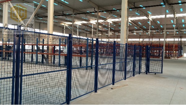 車間隔離柵-倉庫隔離網(wǎng)特點有哪些？南京久工倉儲設(shè)備