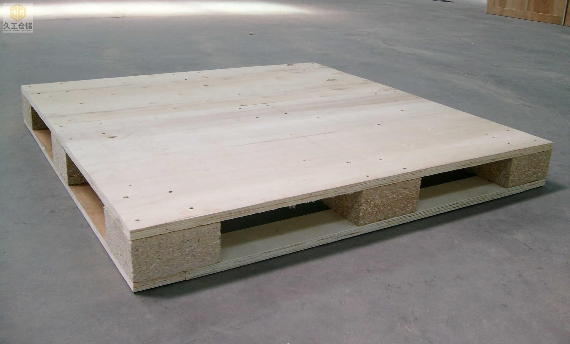 購(gòu)買(mǎi)久工木質(zhì)托盤(pán)時(shí)需要注意的兩個(gè)主要問(wèn)題?塑料托盤(pán)的基本功能？