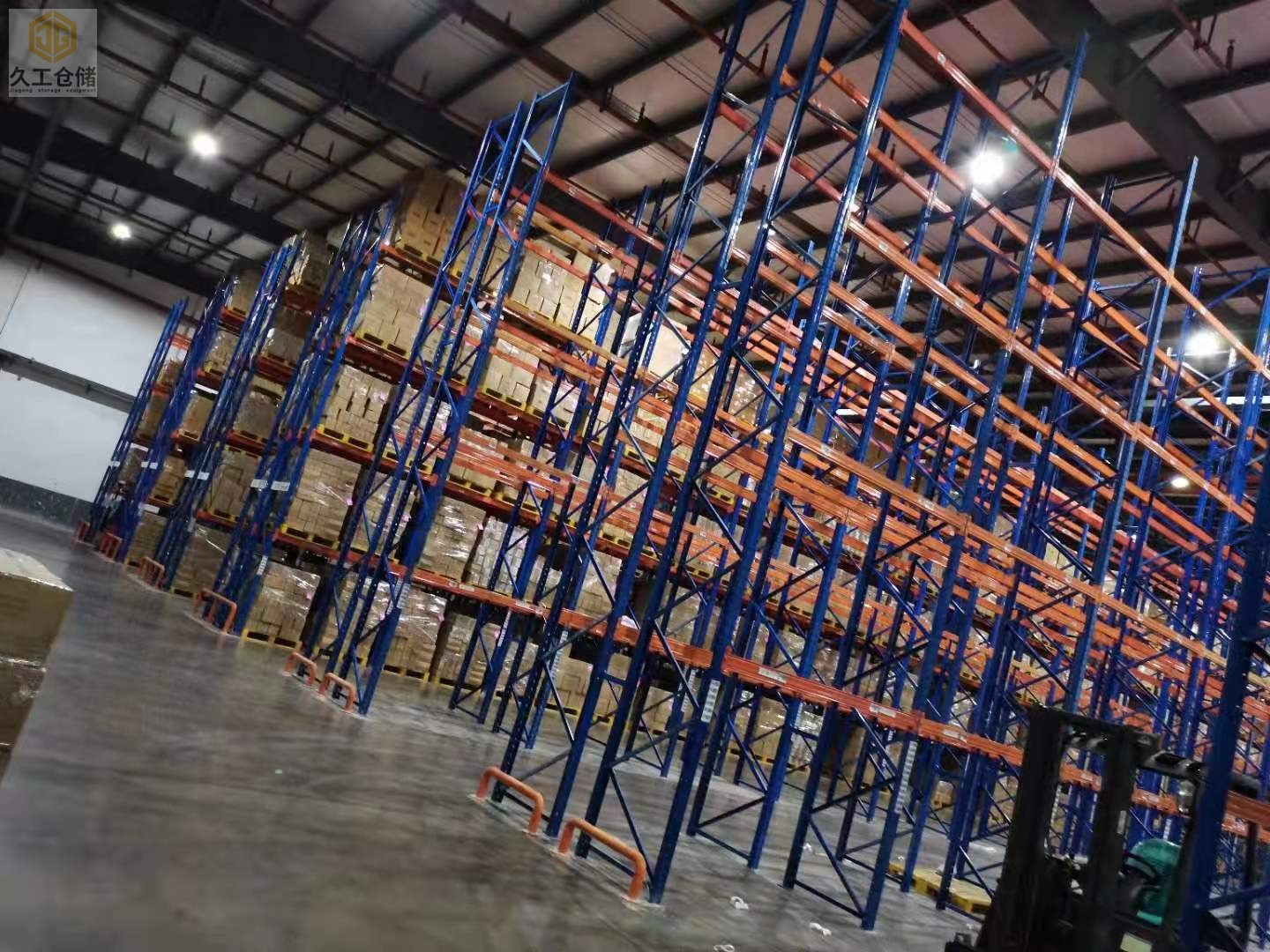 南京貨架-橫梁式貨架特點(diǎn)有哪些？久工倉儲設(shè)備為您闡述各類貨架！