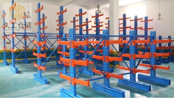 關(guān)于懸臂貨架的介紹。久工倉儲(chǔ)設(shè)備帶領(lǐng)大家一起了解下！南京久工倉儲(chǔ)設(shè)備