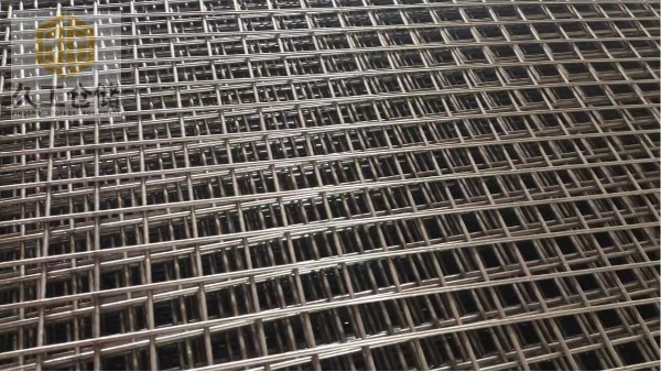 建筑網(wǎng)片不可避免地生銹，那應(yīng)該如何避免生銹？久工倉(cāng)儲(chǔ)-久久為大家分析！