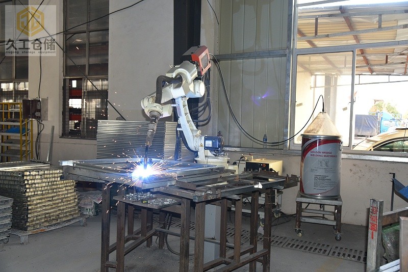 折疊式倉儲(chǔ)籠的工業(yè)應(yīng)用？久工倉儲(chǔ)籠廠家來分析，南京久工倉儲(chǔ)設(shè)備