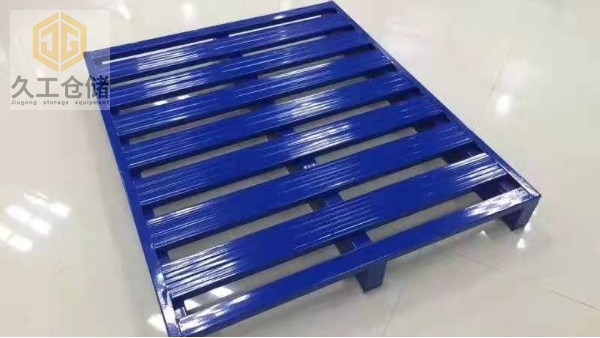 南京久工倉儲-鋼制托盤-鋼托盤鐵托盤運用特點、種類、優(yōu)點有哪些？南京托盤廠家