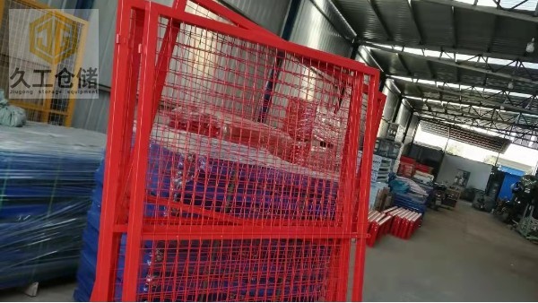 為什么要裝移動圍欄網(wǎng)?久工倉儲設(shè)備