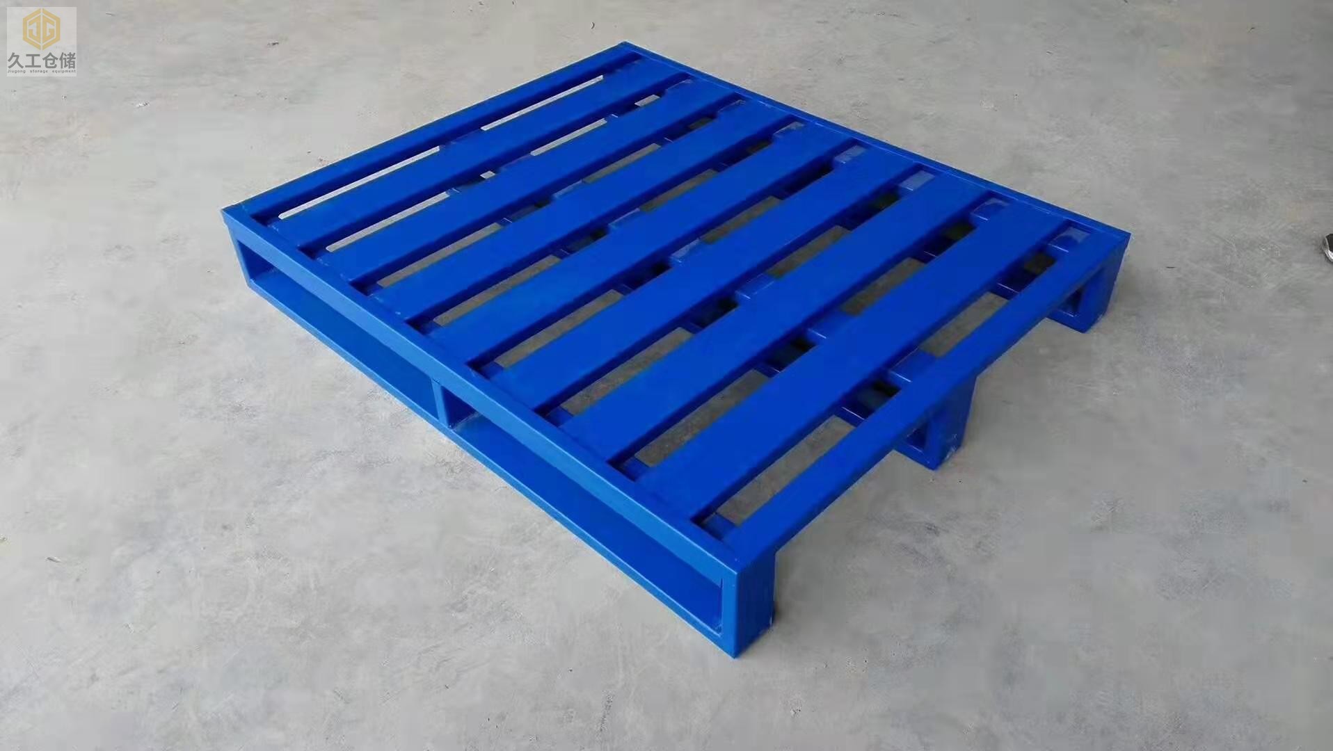 鋼制托盤有哪些運用特點？南京久工倉儲托盤廠家來分析！