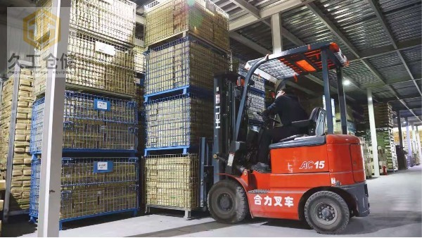 折疊式倉儲籠在現(xiàn)代的發(fā)展，南京久工對此有何見解？久工倉儲籠特點？